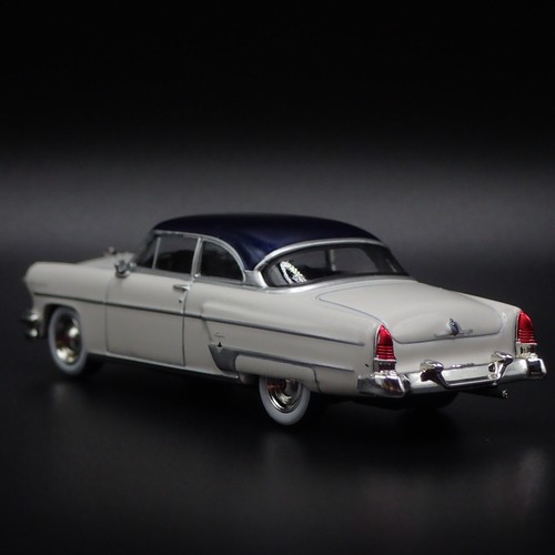 1954 54 LINCOLN CAPRI WHITE 1:64 SCALE COLLECTIBLE DIORAMA DIECAST MODEL CAR 1954 54 LINCOLN CAPRI WHITE 1:64 SCALE COLLECTIBLE DIORAMA DIECAST MODEL CAR