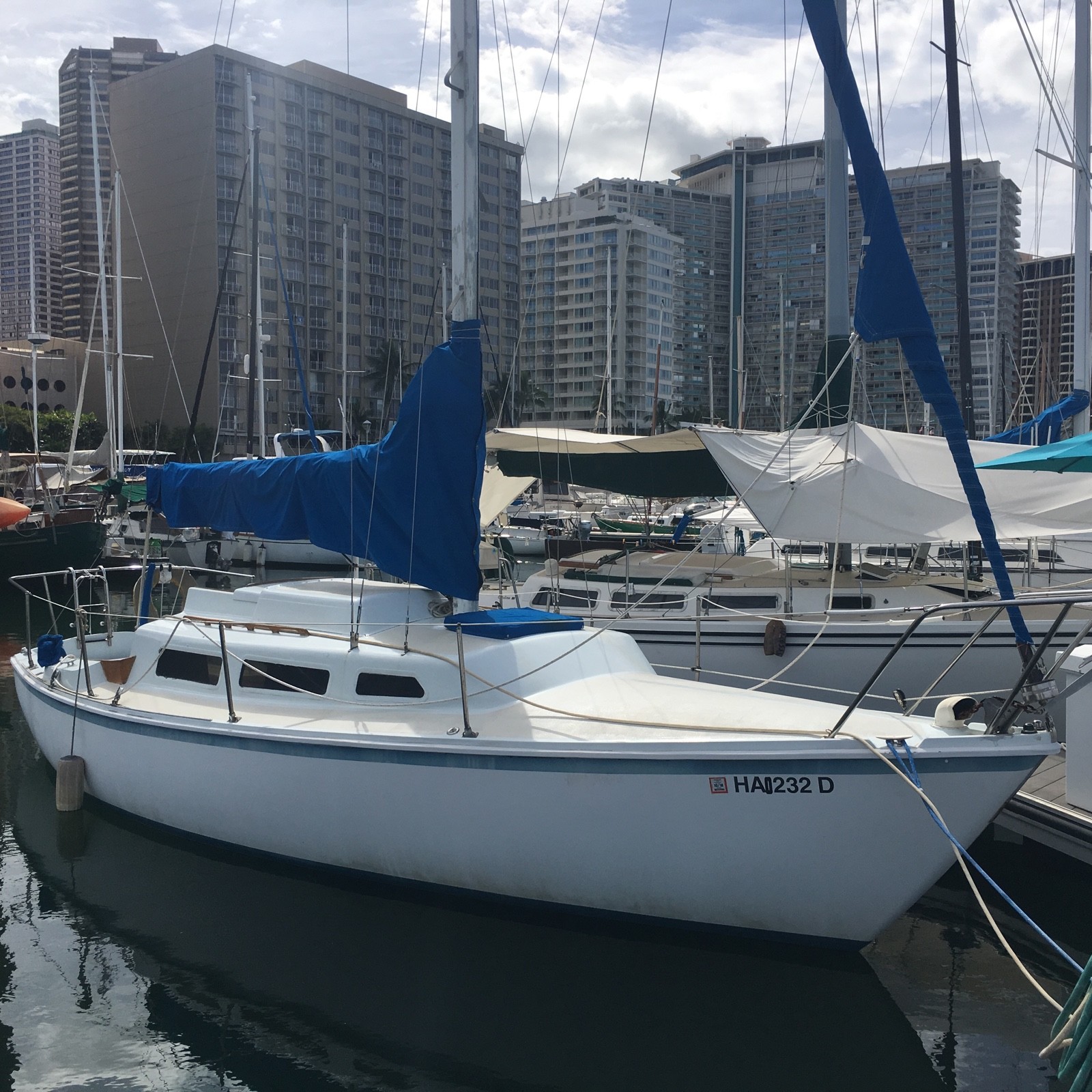 1969 Santana Sloop 28' Sailboat w Yanmar | Honolulu, HA | No Fees & No Reserve