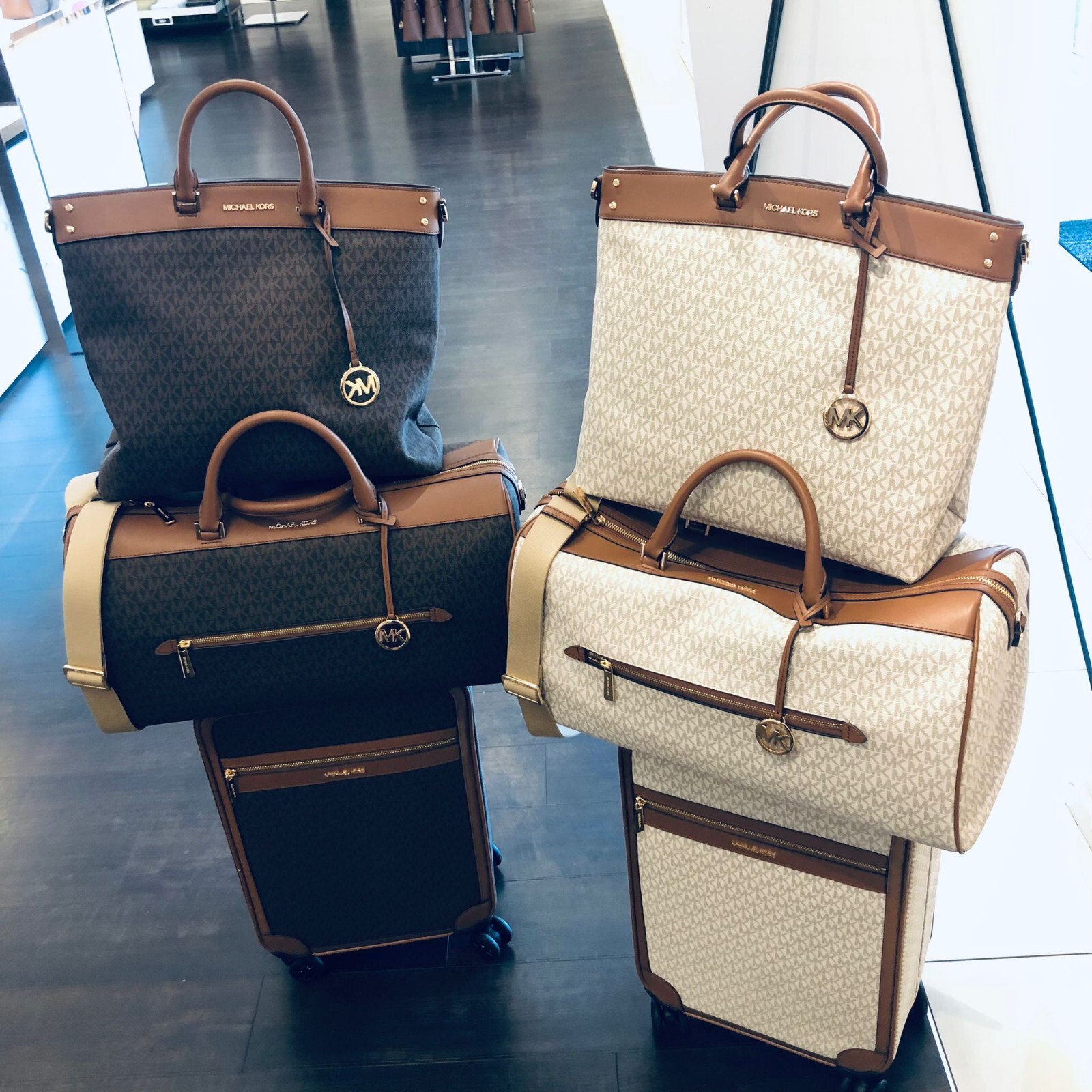 Michael Kors Logo Rolling Travel Trolley Suitcase Carry On B