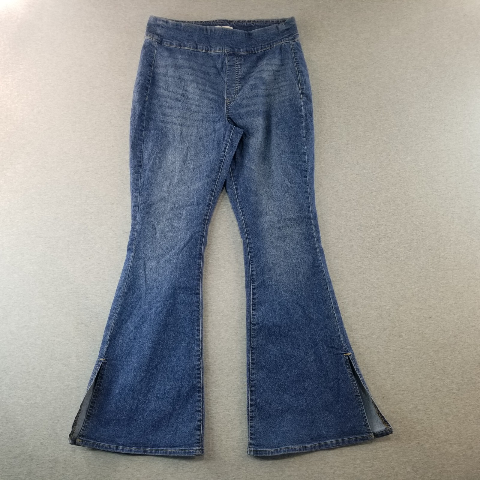 So Jeans Women's Sz L Pull On High Rise Flare Med Wash Normcore Cute Stretch Mat