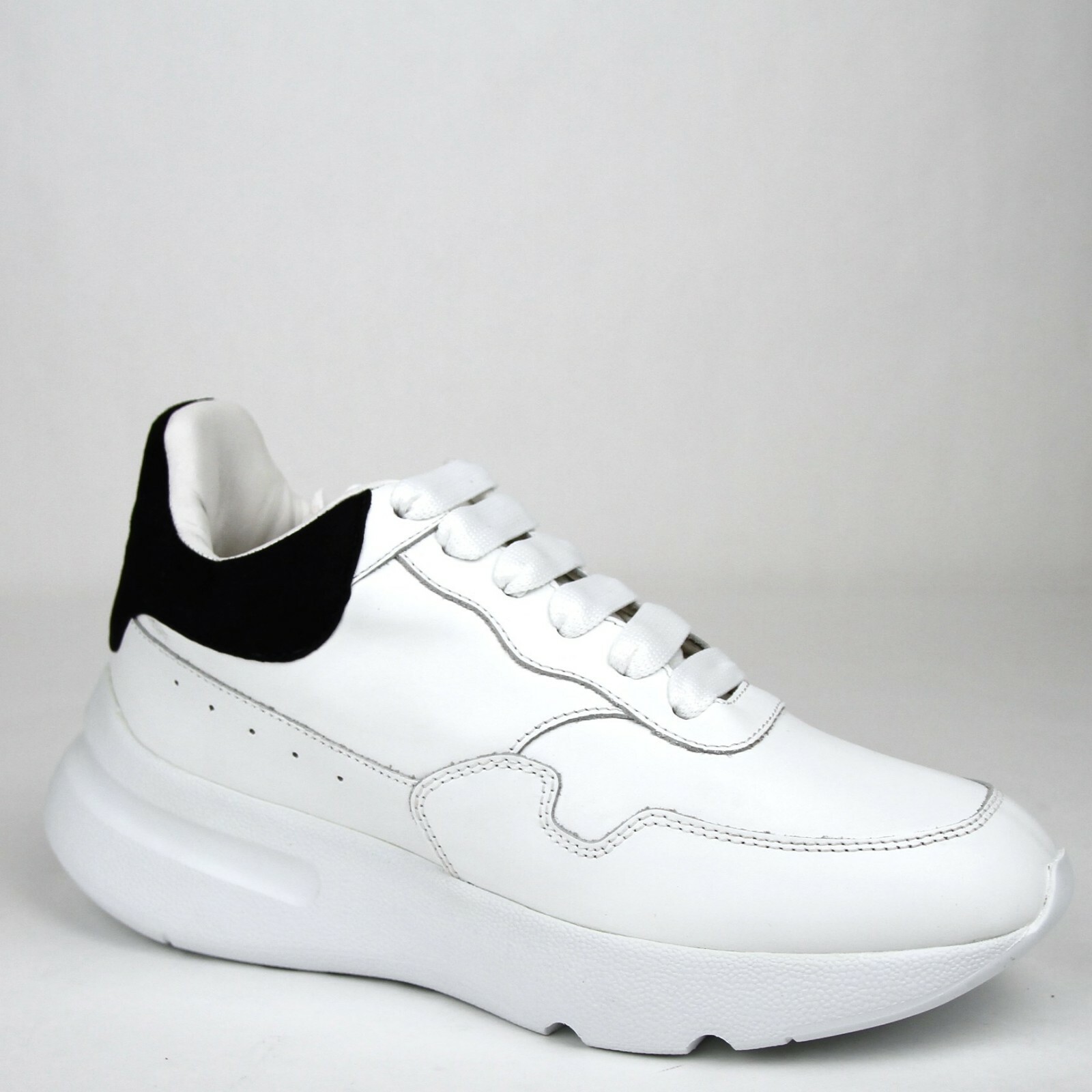 Pre-owned Alexander Mcqueen $590  Women's White Leather/suede Runner Sneaker 508291 9061