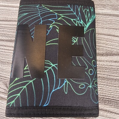 NEFF LEAF PRINT TRIFOLD WALLET - BLACK/GREEN