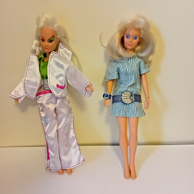 Vintage Hasbro 1985 Jem and the Holograms Jem/Jerrica and Roxy dolls