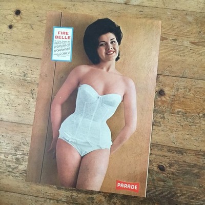 Parade Glamour Magazine Colour Centrefold - November 1963 Retro Vintage VGC