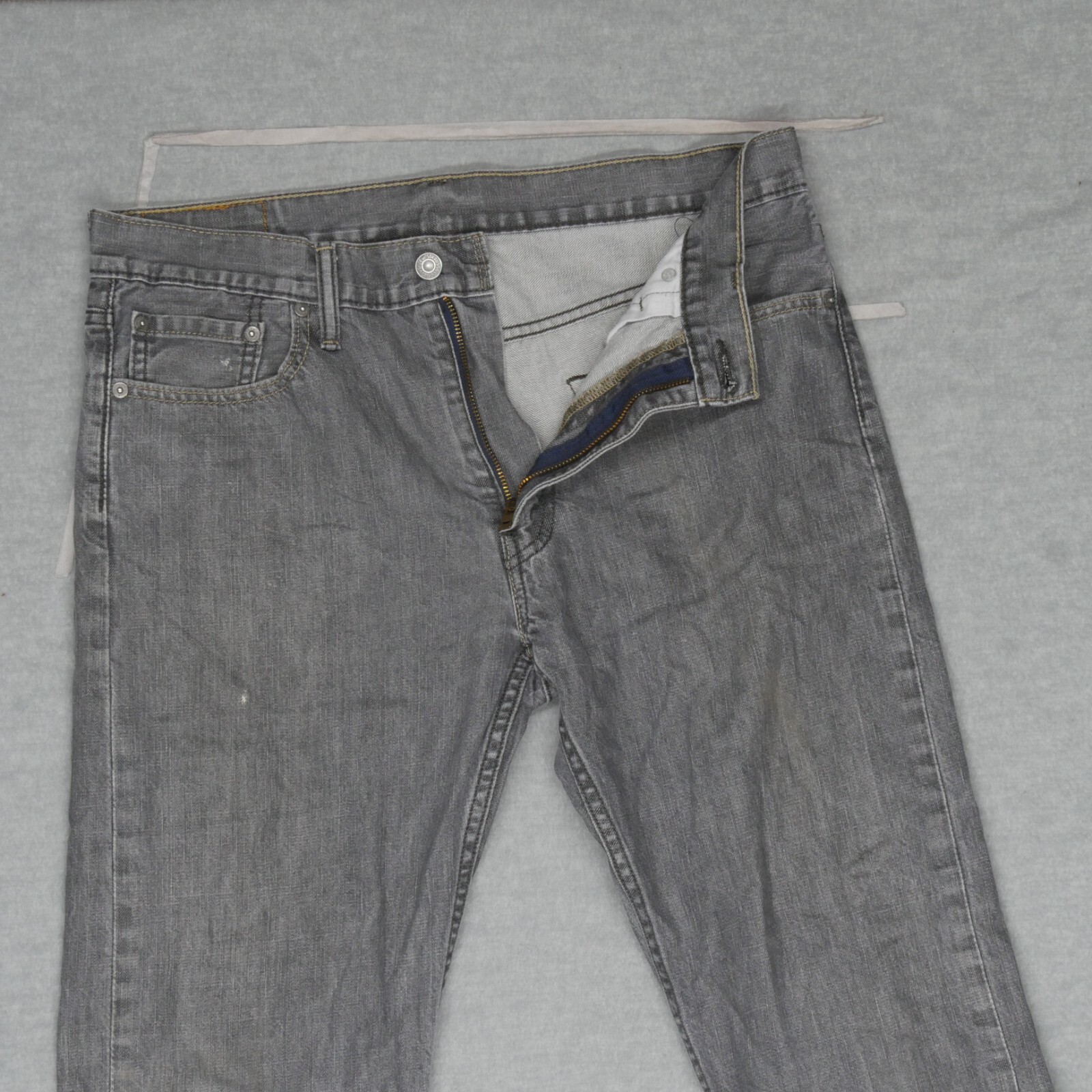 33x32 Gray Denim Straight Pockets Mid Rise Read