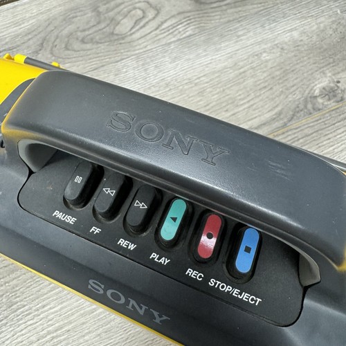 SONY SPORTS ラジカセ CFS-902 Sony Sports Boombox Water Resistant Model CFS-902 For Part's