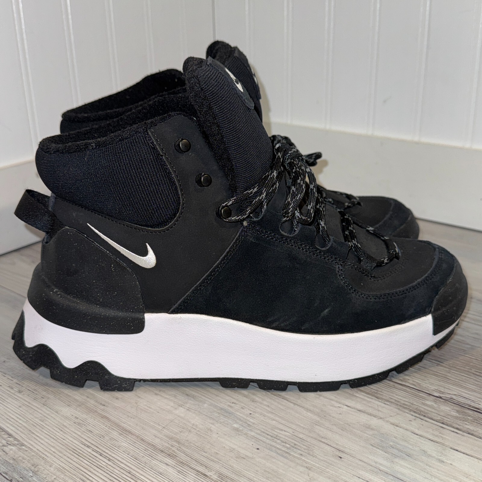NIKE WMNS CITY CLASSIC BOOTS ブラック 23m WMNS) Nike City Classic Boots 'Black Anthracite' DQ5601-003