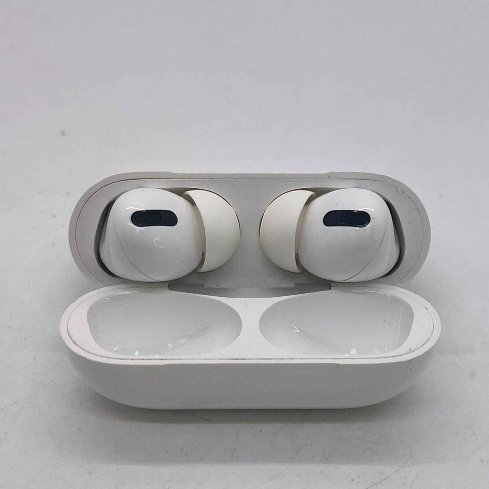Apple AirPods Pro with Magsafe Charging Case MLWK3AM/A Apple AirPods Pro with Magsafe Charging Case MLWK3AM/A