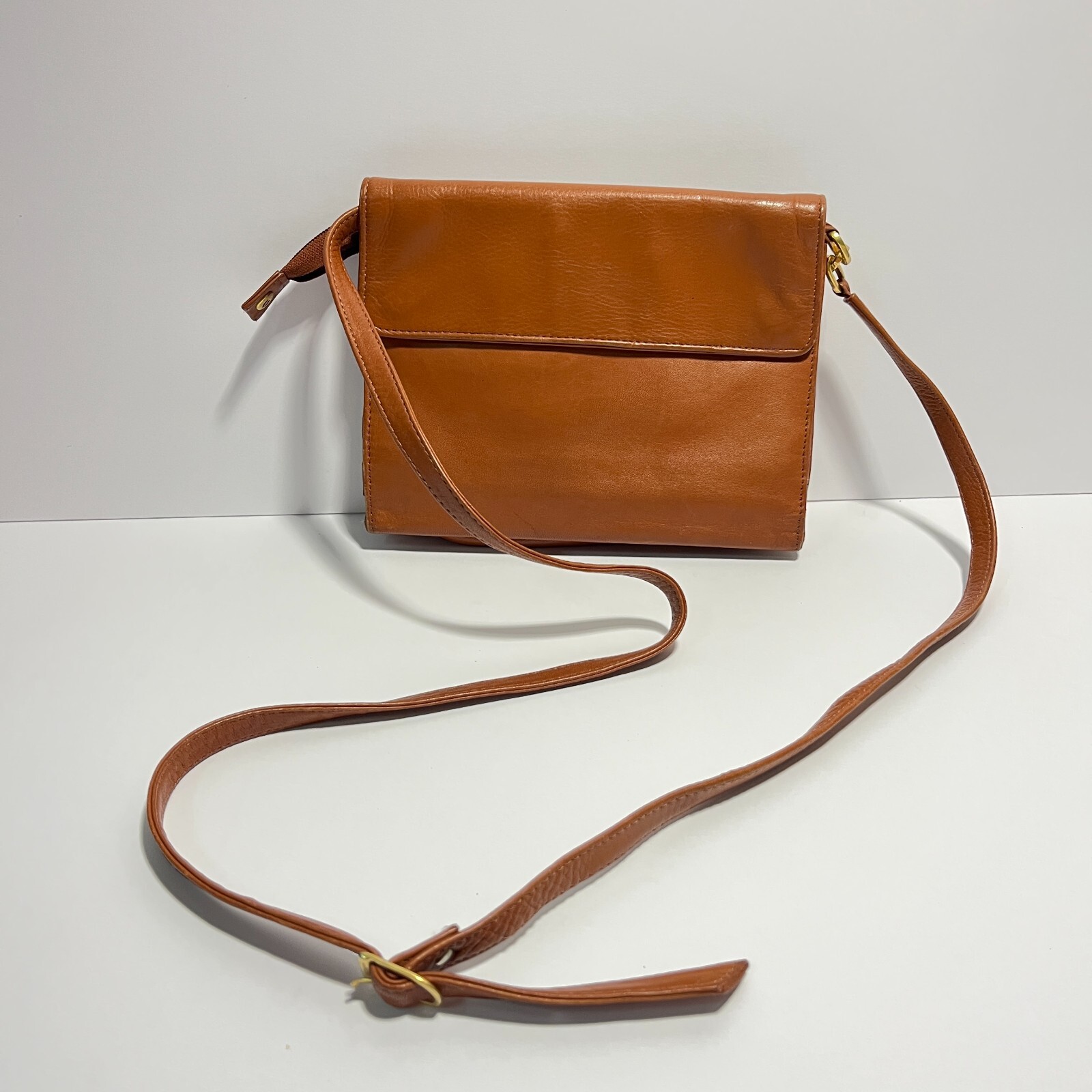 Vintage Perlina Small Brown Leather Crossbody Snap Purse Wallet 6in x 6in