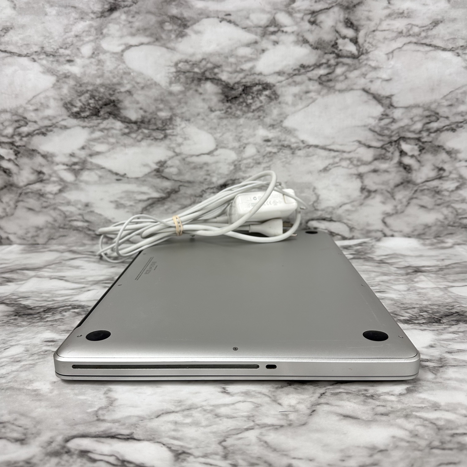 Apple MacBook Air 15-Inches Late 2011 Intel Core i7 2.2GHz 4GB RAM 500GB HDD - Picture 8 of 12