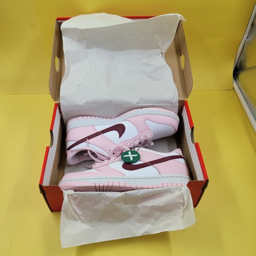 定番のお歳暮&冬ギフトの商品をすべ Nike 6.5Y8W Size GS CW1590-601 White Red Foam Pink Low Dunk バレエ