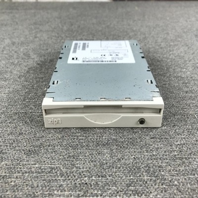 IOMEGA ZIP Z100ATAPI INTERNAL 3.5'' IDE 100MB ZIP DRIVE | Tan Bezel with Cable