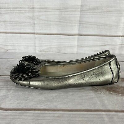 AK Anne Klein iFlex Women's 8M Metallic Silver Flower Flats Shoes Floral