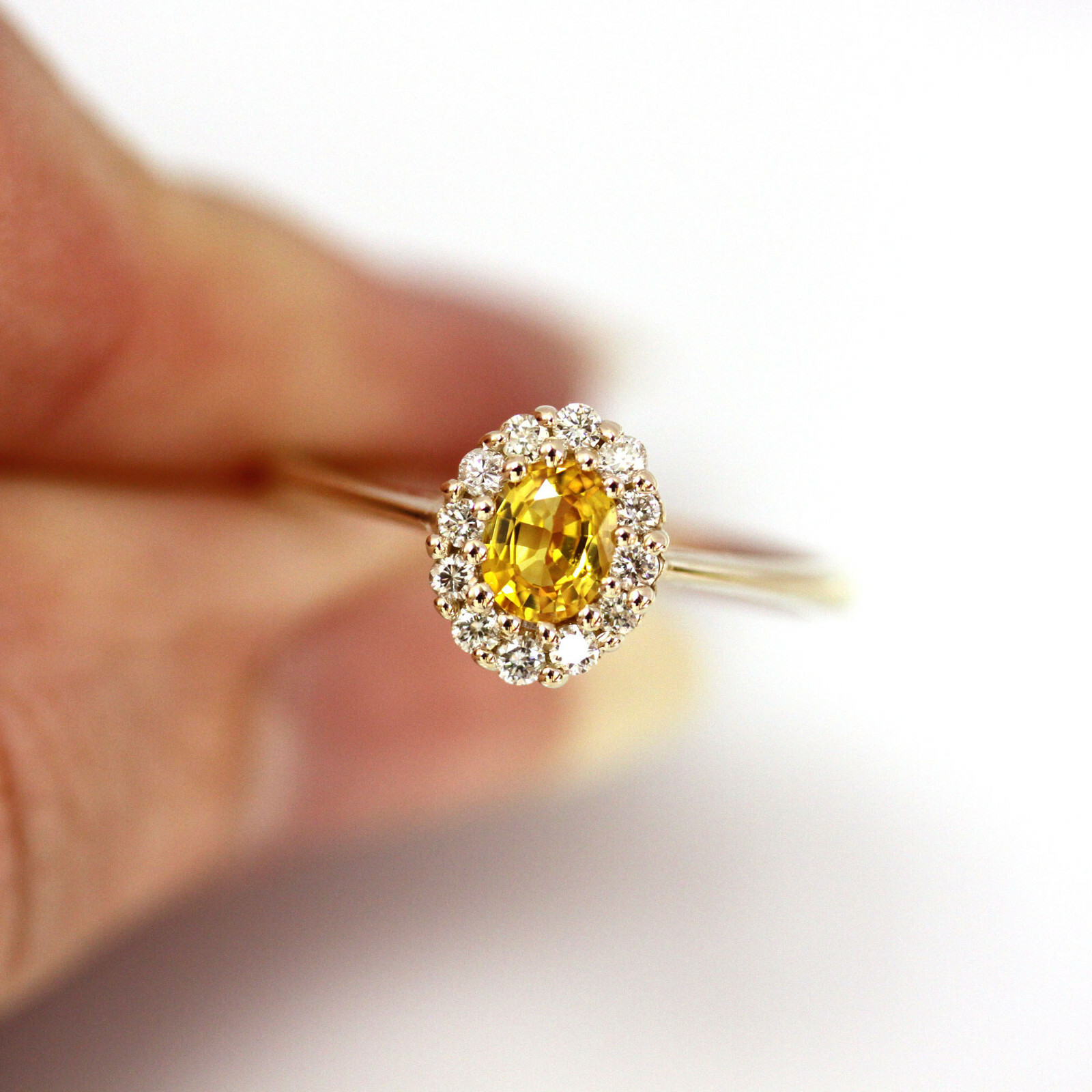 Pre-owned Jewelry By Arsa 0.8 Ctw Natural Yellow Sapphire & Diamond 14k Yellow Gold Halo Engagement Ring