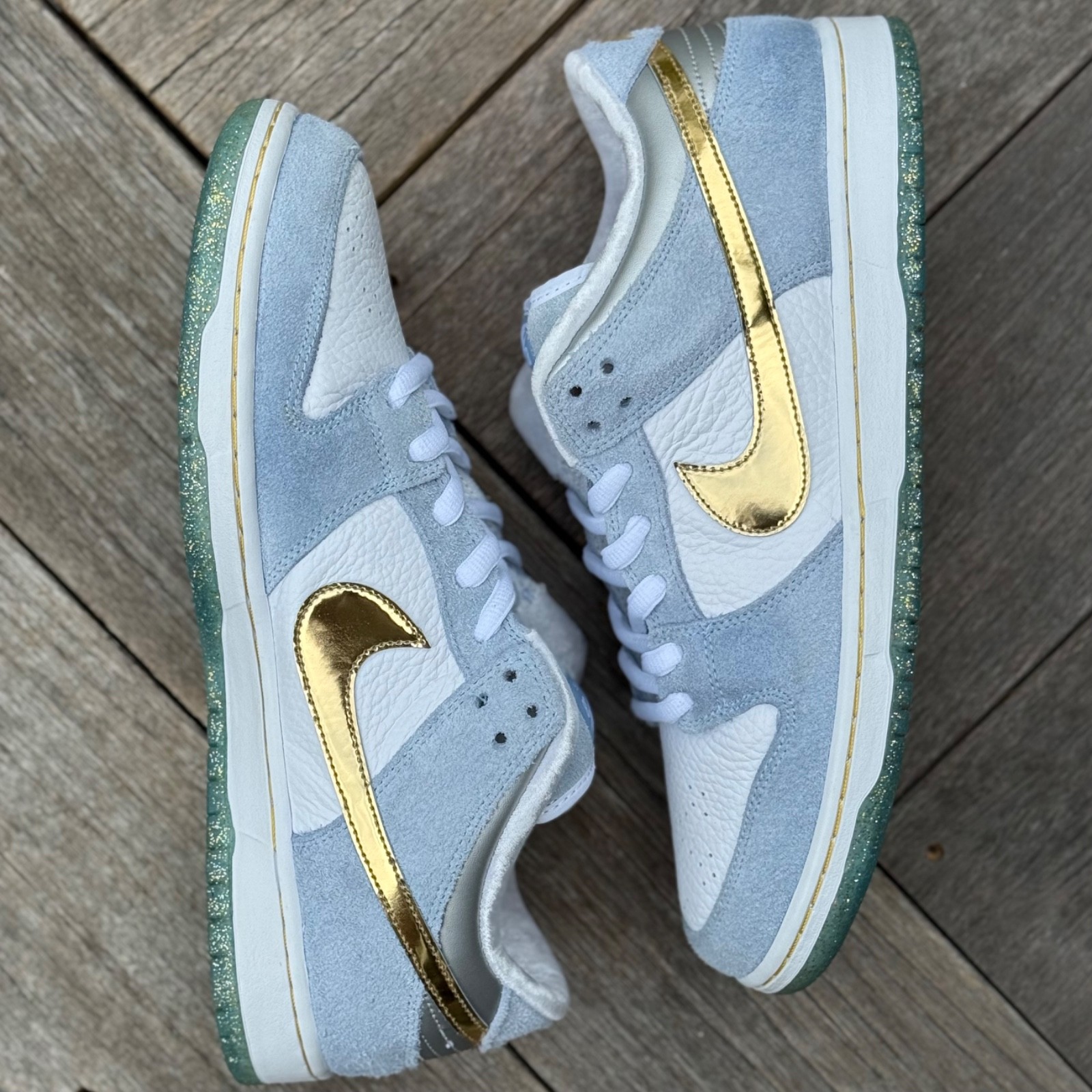 sean cliver dunk on feet