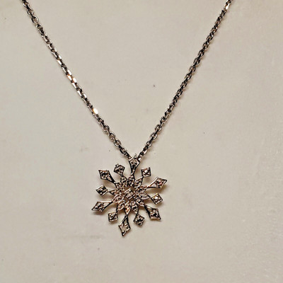 925 Sterling Silver 1/20 Ct Natural Diamond Snowflake Pendant Necklace 16'' Lengh