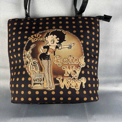 BETTYBOOPショルダーバッグ（刺しゅう）2003年 BETTYBOOPショルダーバッグ（刺しゅう）2003年 - メルカリ