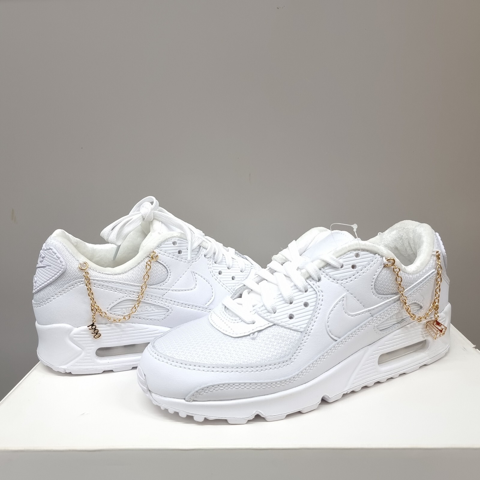 lucky charm air max 97