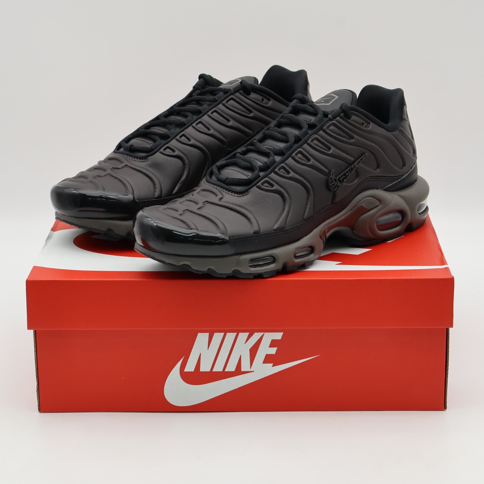 HJ4519-200 Nike Air Max Plus PRM Black Tea and Petra Brown