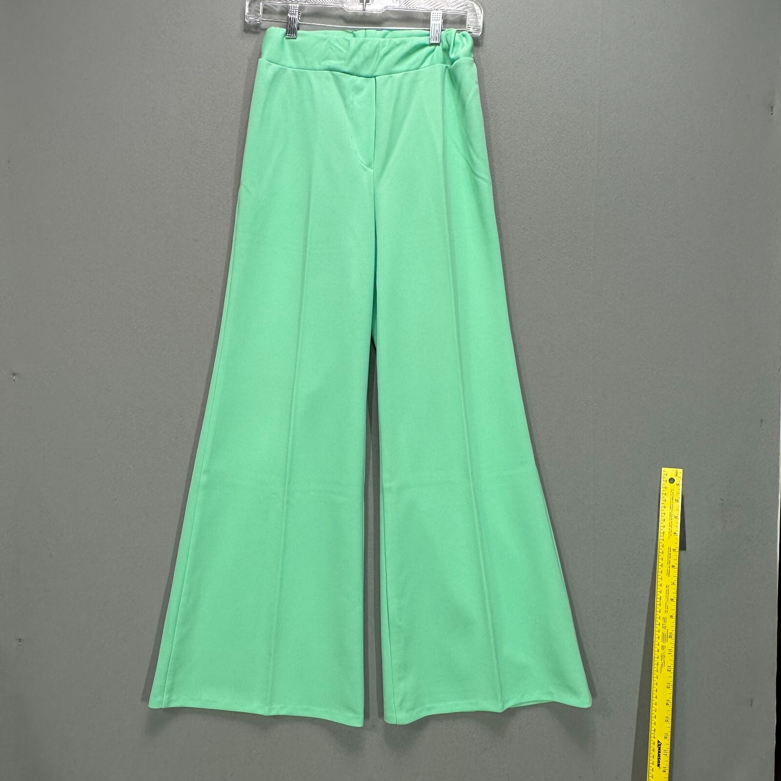 新品未使用 BELPER PLEATED PANTS（GREEN) SHEIN Plus High Waist Solid Flare Leg Pants Without Belt in