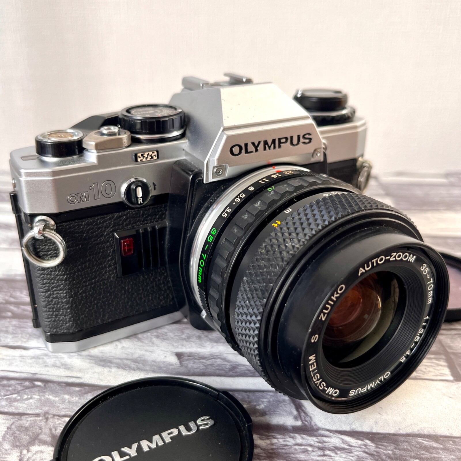 Olympus OM-10+Auto-Zoom 35-70 f3.5-4.5美品 N MINT] OLYMPUS OM-10 Silver SLR 35mm + S ZUIKO ZOOM 35-70mm
