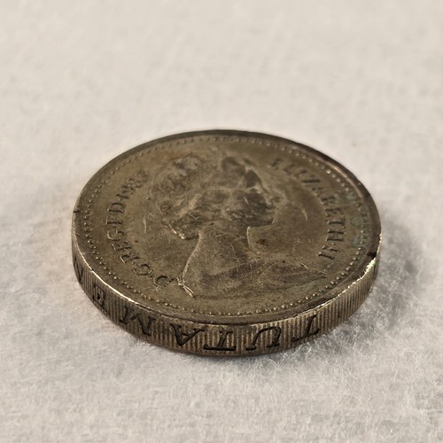 1983 Queen Elizabeth II One Pound Coin Error 