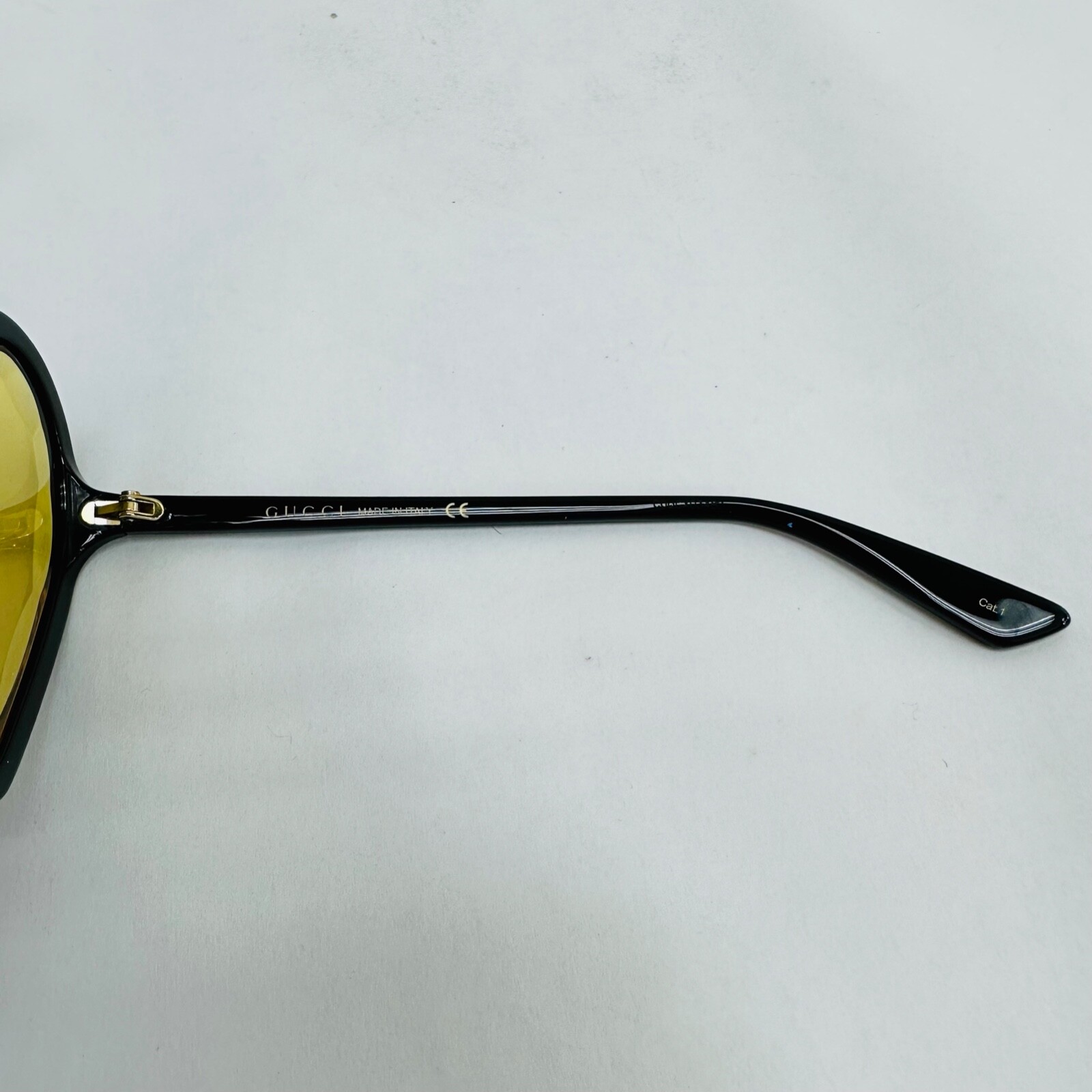 Pre-owned Gucci Hollywood Forever 0360 3d Heart Love Black Yellow Gg0360sa 002 Sunglasses