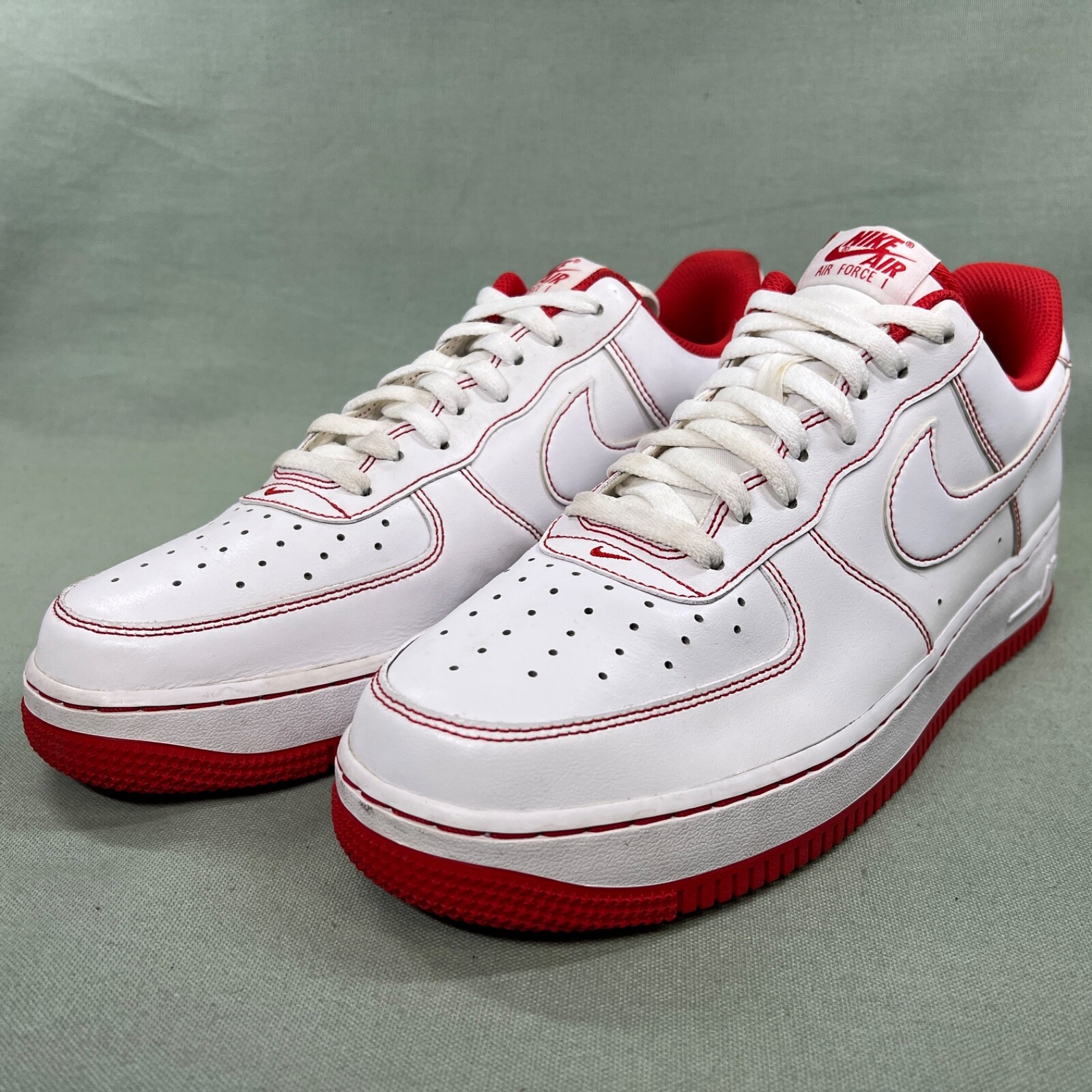靴 Nike Air Force 1 Low \"White Red Stitch\" Nike Air Force 1 Low /