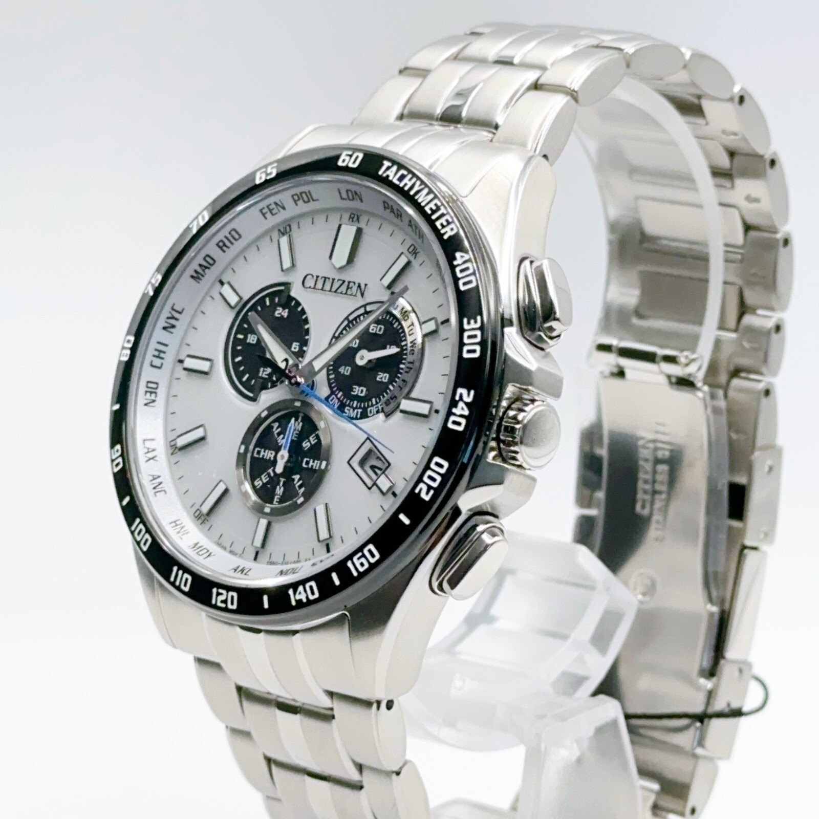 Pre-owned Citizen Collection Cb5874-90a Eco-drive Chronograph Atomic Radio Watch White
