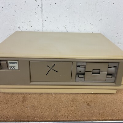 Vintage Digital DEC Rainbow 100 PC100-A1 Computer Powers Up