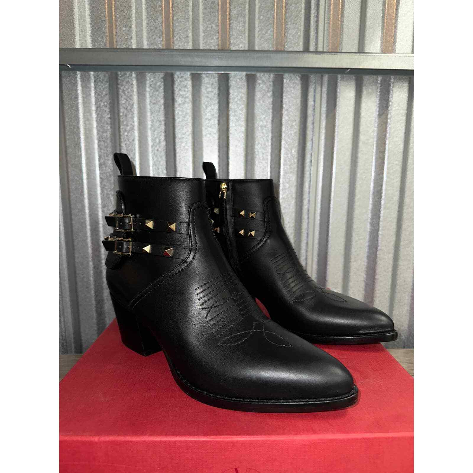 

Женские ковбойские ботильоны Valentino Garavani Rockstud, черные кожаные, EU 40, US 10, Черный