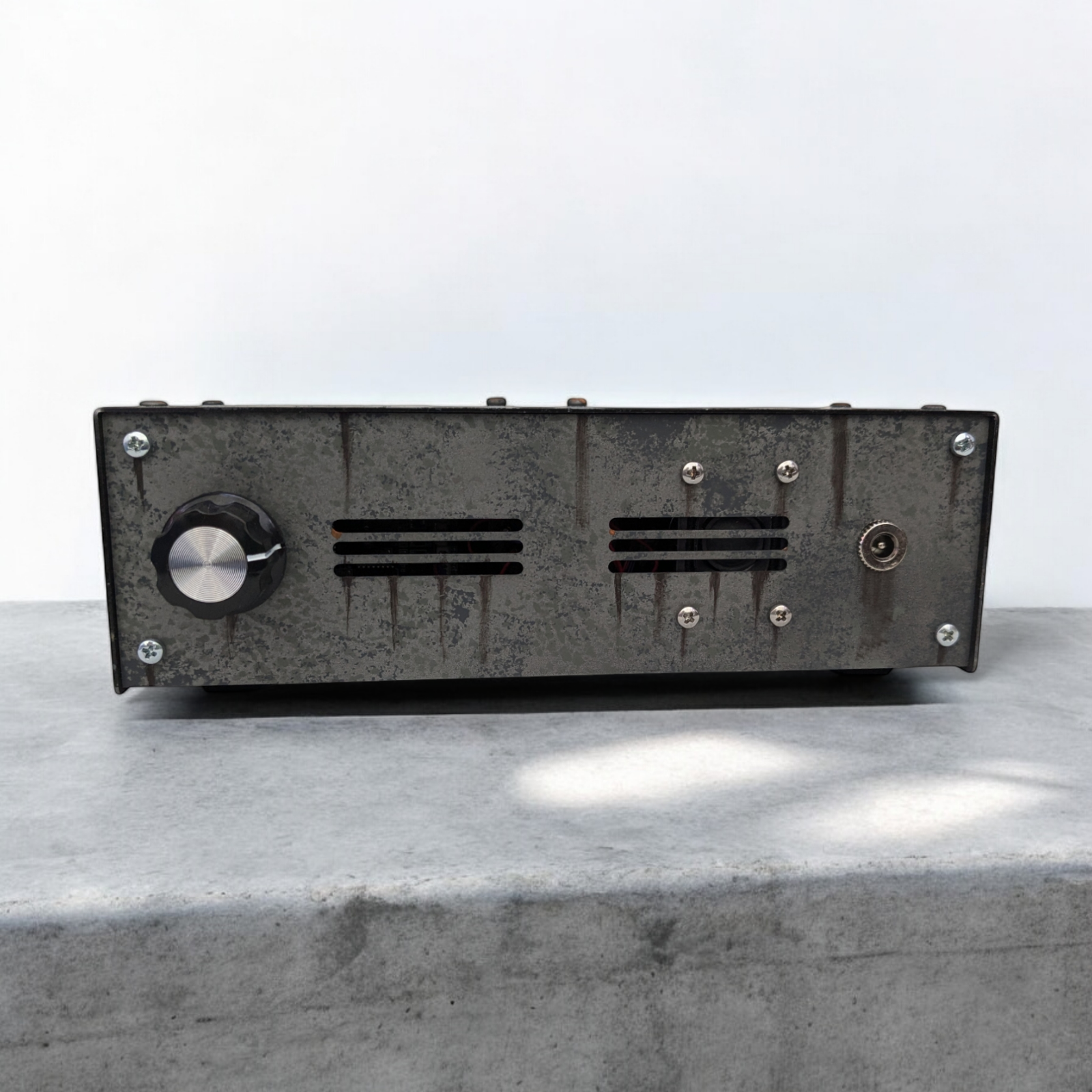 Nixie tube clock with IN-12 tubes and A-101/OG-4 dekatron in metallic case