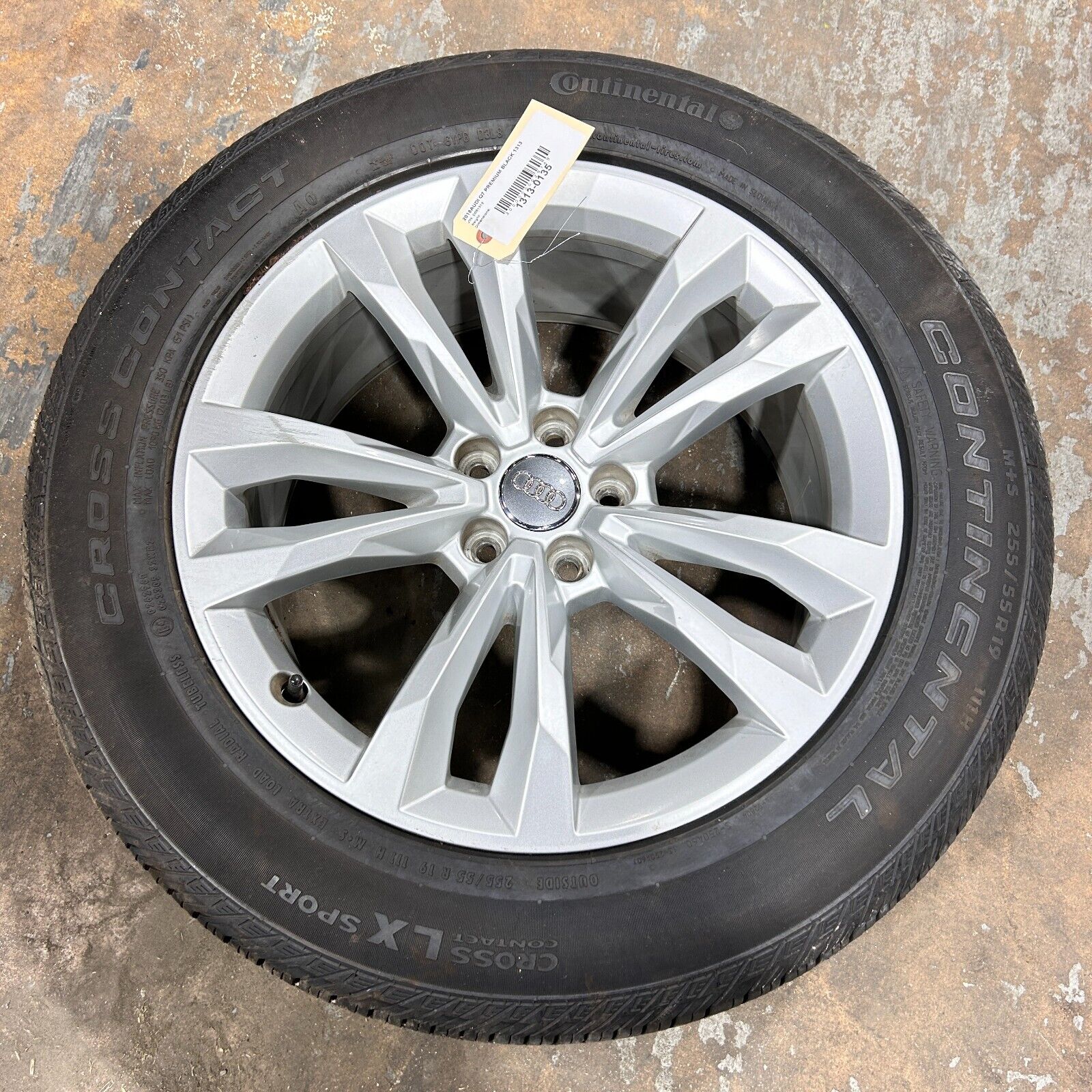 2018 AUDI Q7 WHEEL RIM TIRE E-8.5Jx19H2 ET28 255/55 R19 2018 AUDI Q7 WHEEL RIM TIRE E-8.5Jx19H2 ET28 255/55 R19
