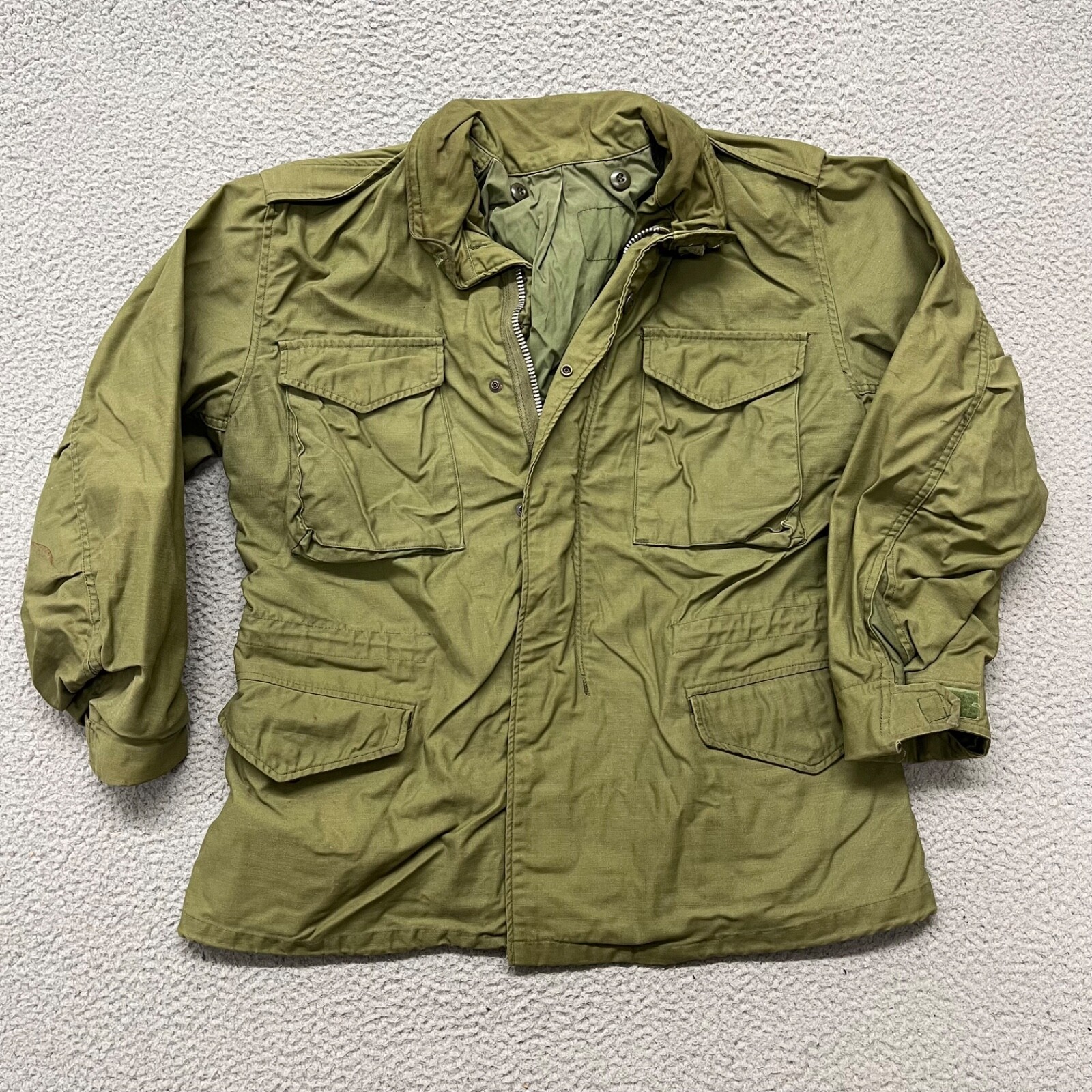 Vintage U.S. ARMY M-65 Field Jacket Mens M Coat Vietnam Military
