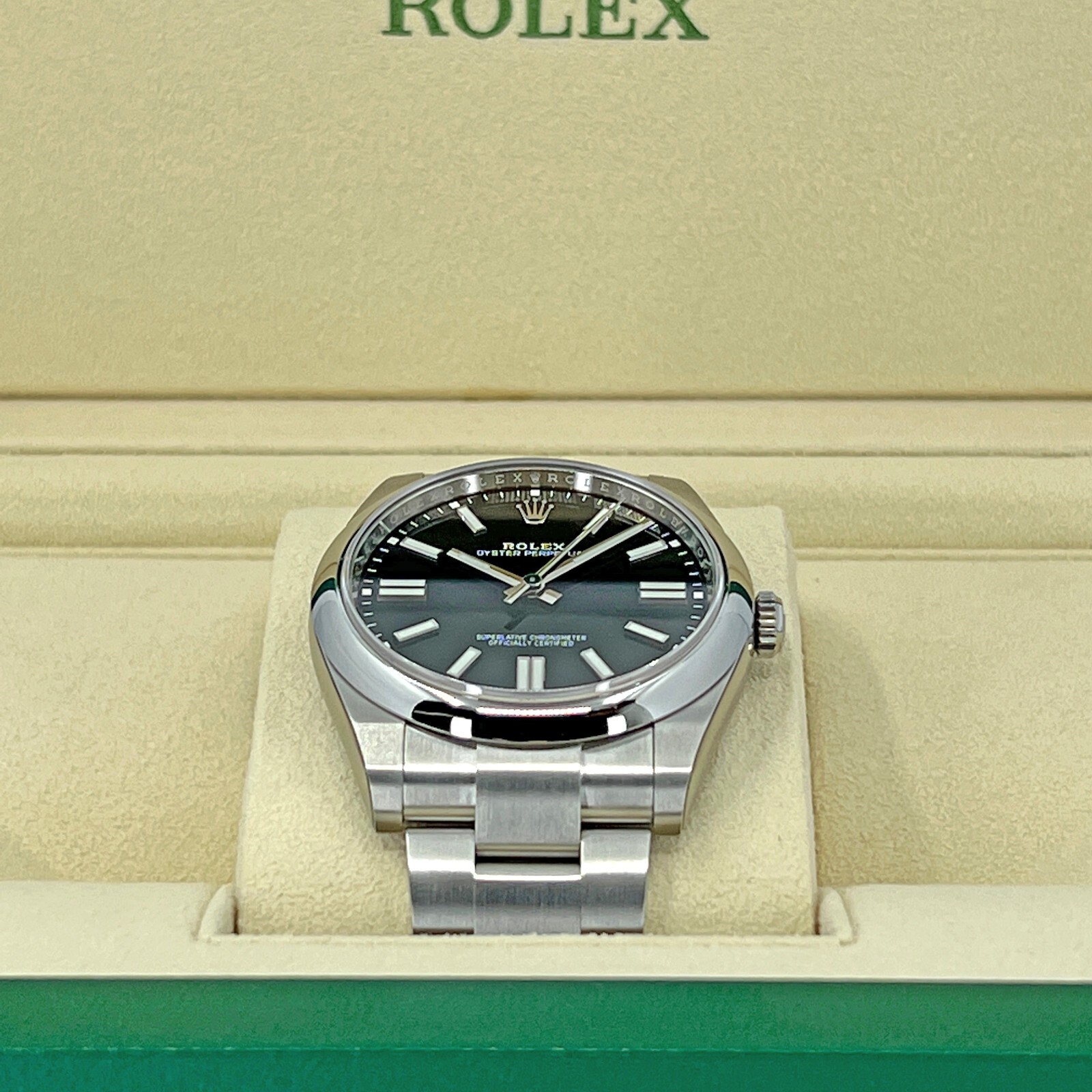Pre-owned Rolex Oyster Perpetual 41, Black Dial, Ref 124300-0002, Unworn Complete 2023