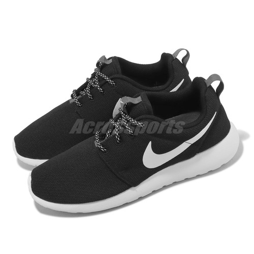 Женские кроссовки Nike Wmns Roshe One Black White Rosherun 844994-002