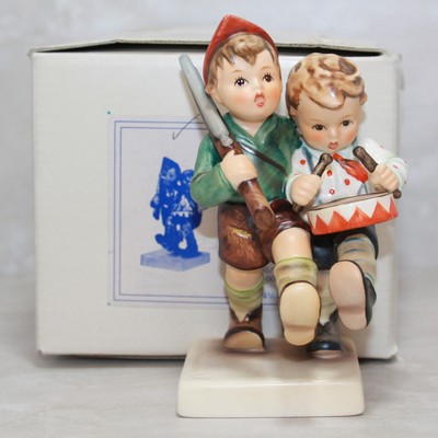 Hummel Figurine 50/2/0 ln box Volunteers