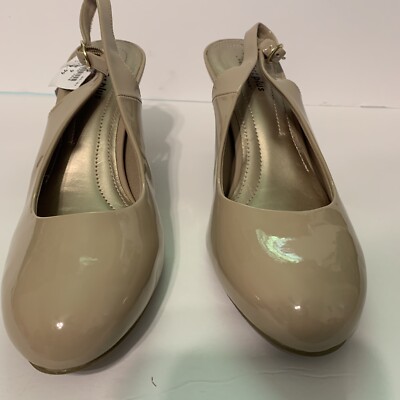 Women Comfort Plus By: Predictions Heels  Size 9 Beige New