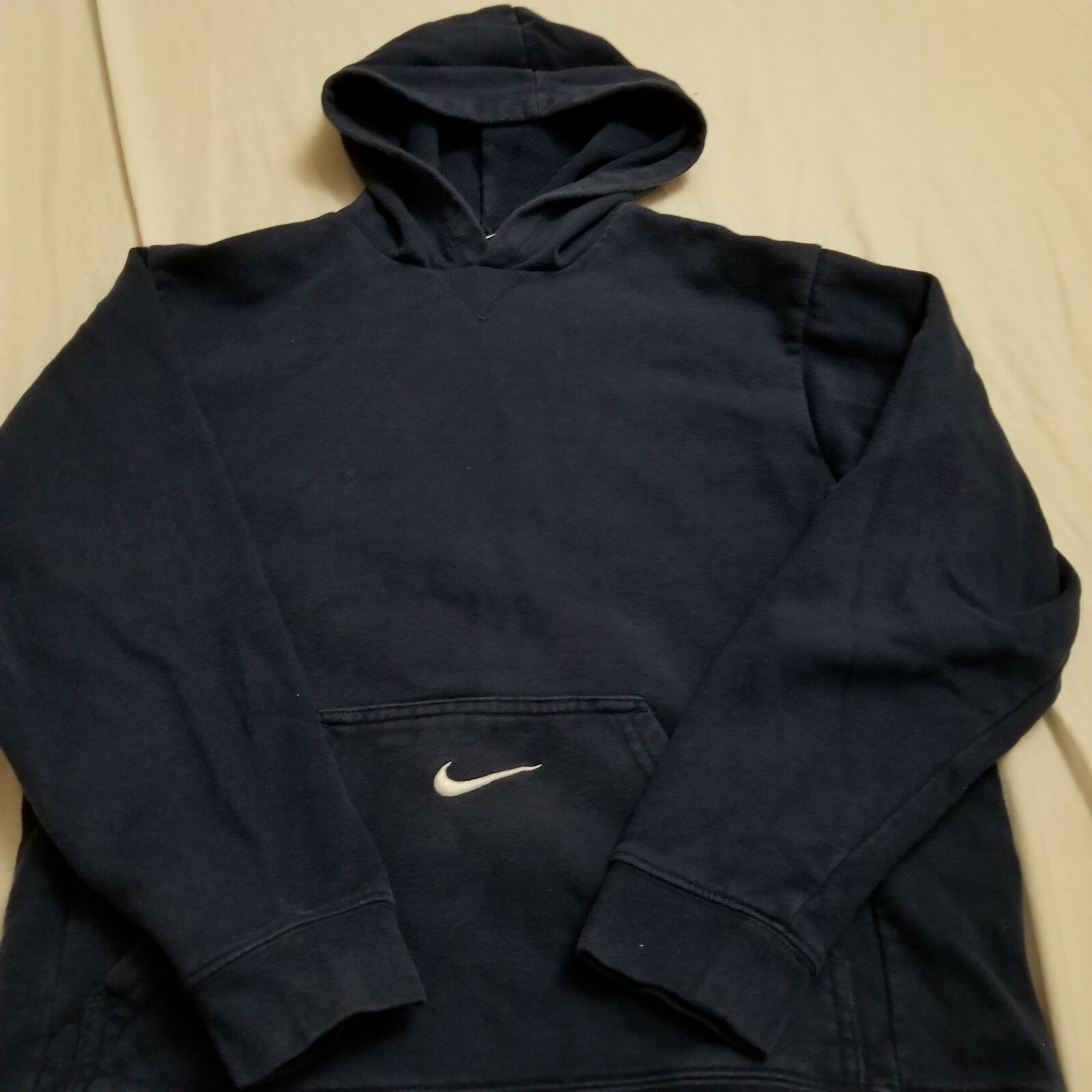 nike front pocket hoodie