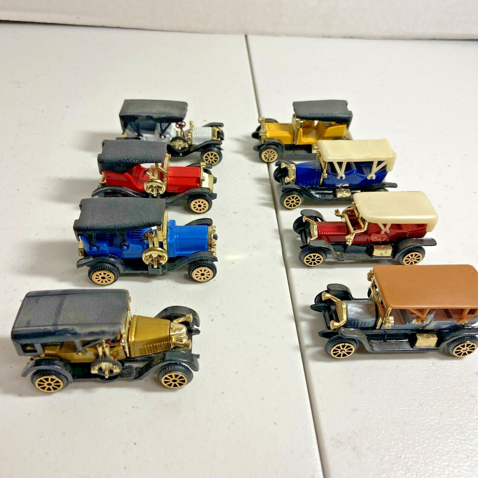 飾り台ミニチュアカーThe Classic Cars of the 50's Amazon.com: JMBricklayer Vintage Cars Building Sets for