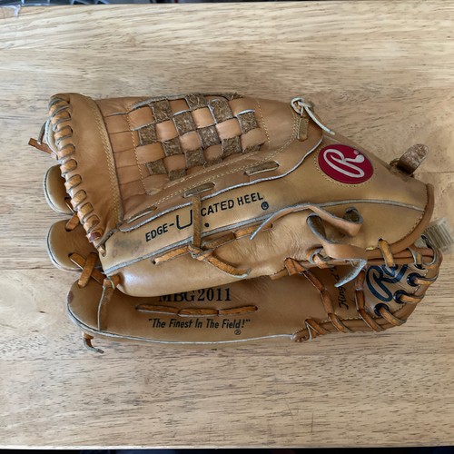RAWLINGS THE MARK OF A PRO MBG 2011 FASTBACK LEFT HAND THROW