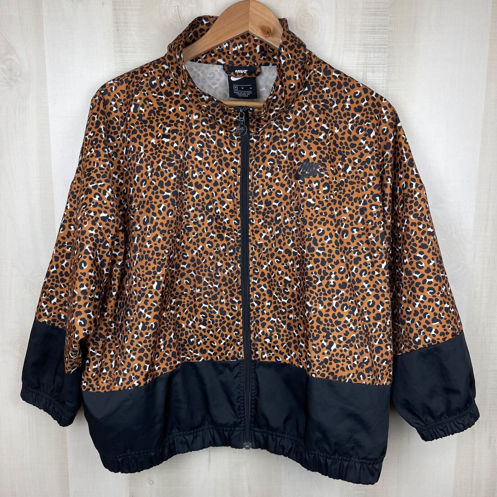 Nike Sportswear NSW Women's Full Zip Woven Jacket Leopard Nike Sportswear NSW Women's Full Zip Woven Jacket Leopard