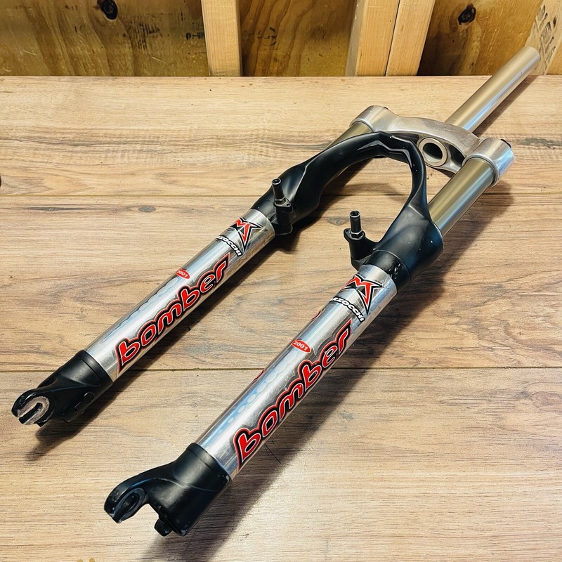 Marzocchi マルゾッキ　Z3 AIR 100mm 26インチ　OS 人気特価激安 Marzocchi 26インチOS 100mm AIR マルゾッキZ3