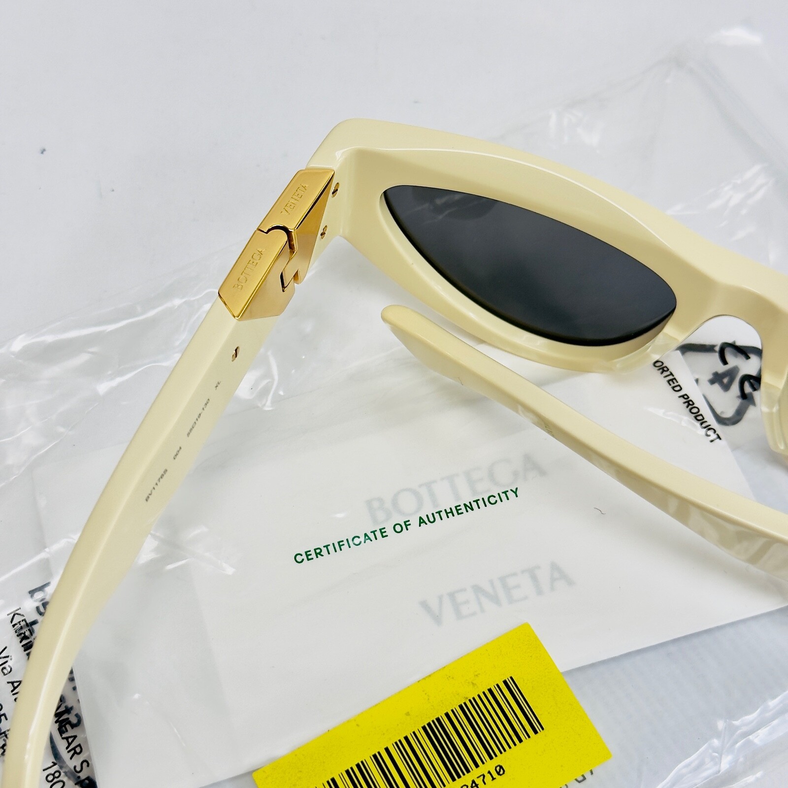 Pre-owned Bottega Veneta Angle Classic Bv1176s Ivory Bold Narrow Cat Sunglasses 1176 004 In Gray