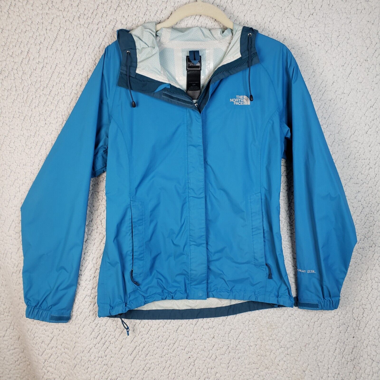 The North Face Women's S/P HyVent 2.5L Rain Jacket Hooded The North Face Women's S/P HyVent 2.5L Rain Jacket Hooded
