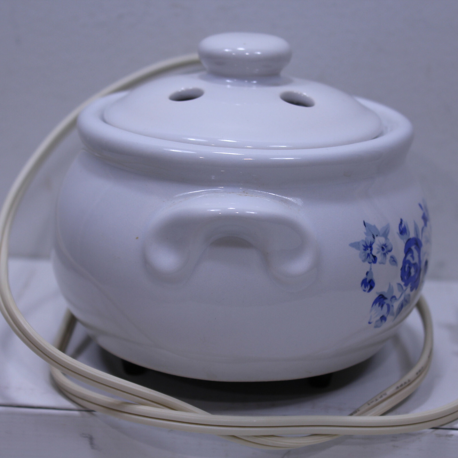 Electric Potpourri Ceramic Pot White Blue Flowers Kirkland Vintage