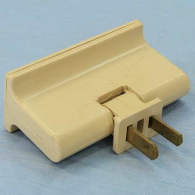 Cooper Ivory Triplex Swivel Receptacle Outlet Adapter Non-Grounding 15A 1792V