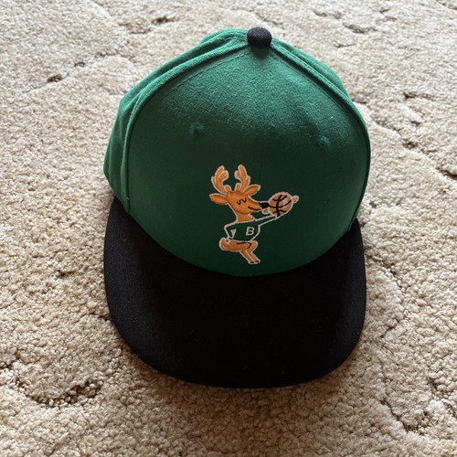 Milwaukee Bucks Vintage Logo Bango New Era 59 Hardwood