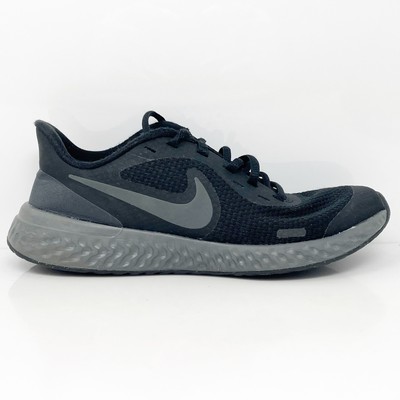 Nike Boys Revolution 5 BQ5671-001 Черные кроссовки для бега, размер 4Y