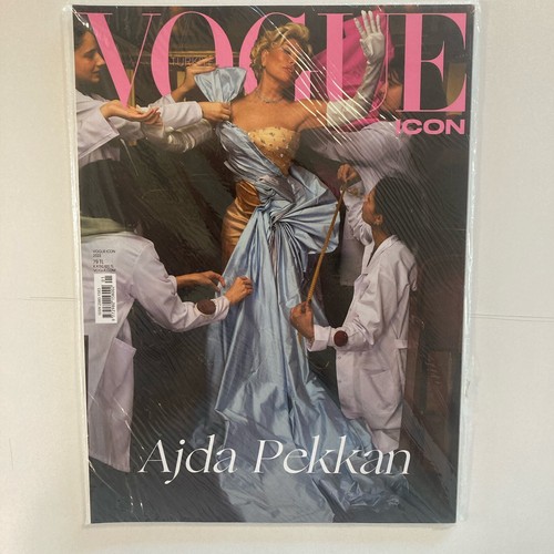 女性情報誌 Vogue Turkey Magazine May 2022 Vogue Turkey Magazine May 2022